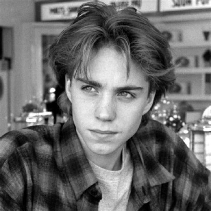 Jonathan Brandis Bio, Net Worth, Height, Facts Cause of Death