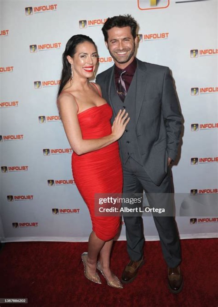 Jonathan Stoddard Wife Who is His Life Partner?