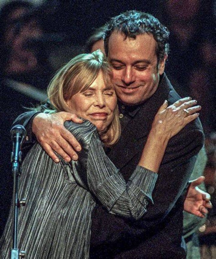 Joni Mitchell and her husband Chuck Mitchell in their Detroit apartment