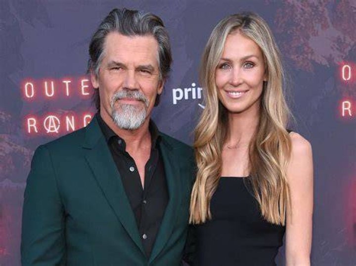 Josh Brolin and wife Kathryn their 1st child together