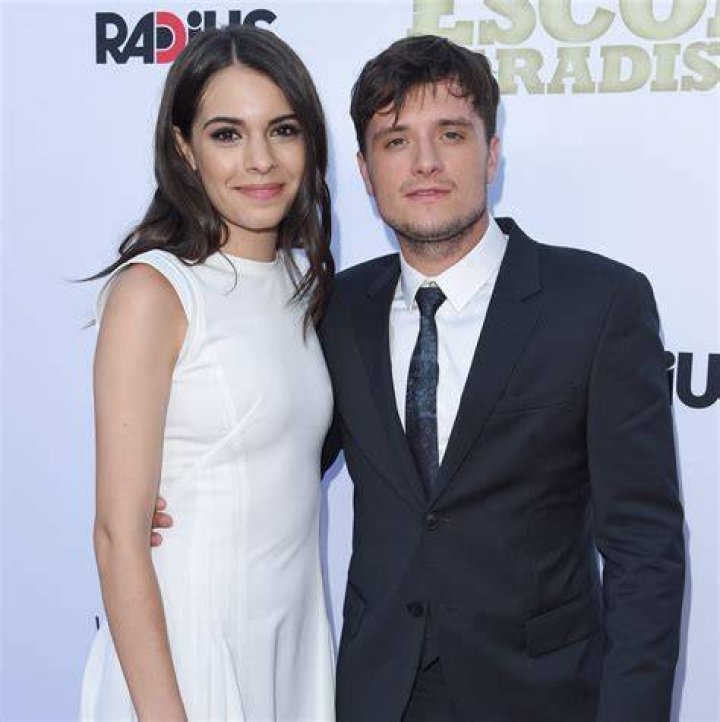 Josh Hutcherson Actor With Girlfriend Photos 2012 Hollywood