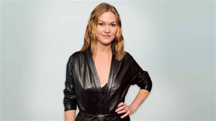 Julia Stiles Talks Her Role in Hustlers and Her Acting Career Coveteur
