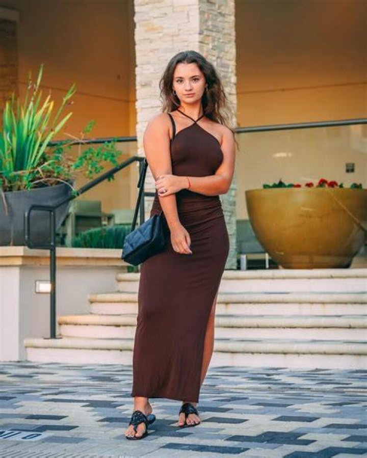 Julia Summer Age Wiki, Net worth, Bio, Height, Boyfriend, Lance Stewart