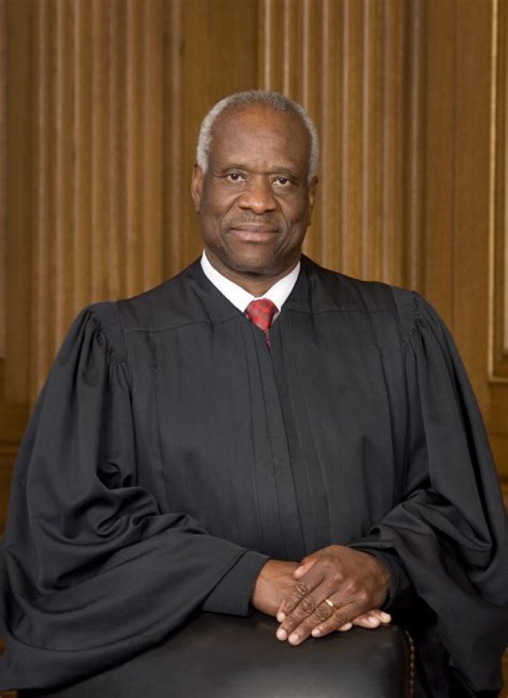 Justice Clarence Thomas&rsquo;s 267,230 RV and the Friend Who Financed It