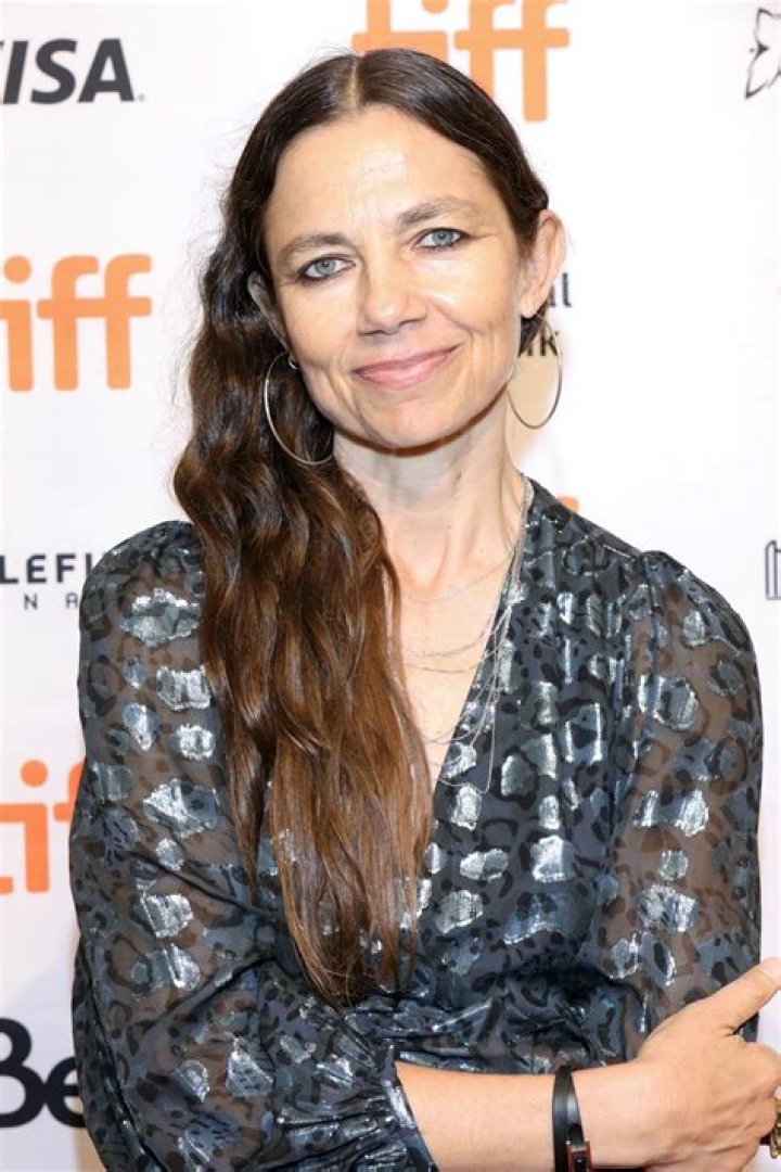 Justine Bateman Explains Decision to Age Naturally &ldquo;I Just Don't Give