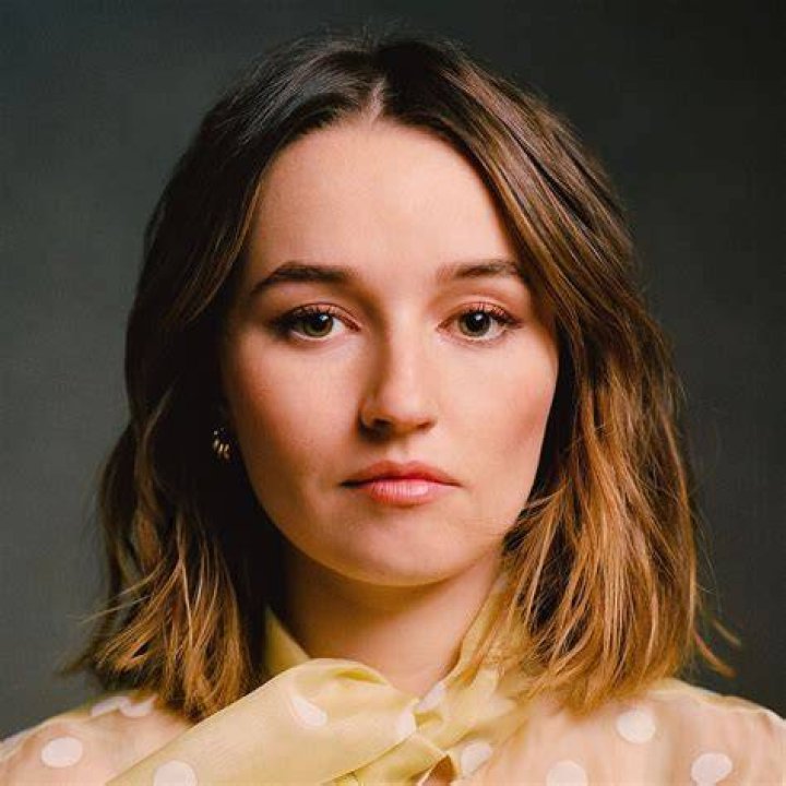 Kaitlyn Dever In Talks For Universal Movie Adaptation Dear Evan Hansen
