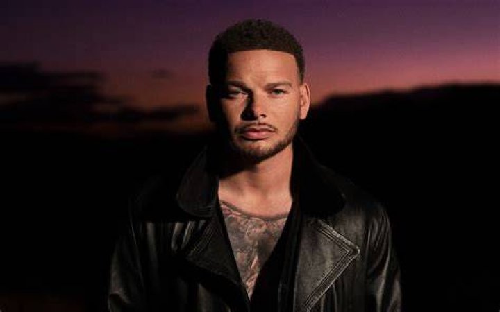 Kane Brown's Wife + Daughter Are His Muses in 'Worship You' Video