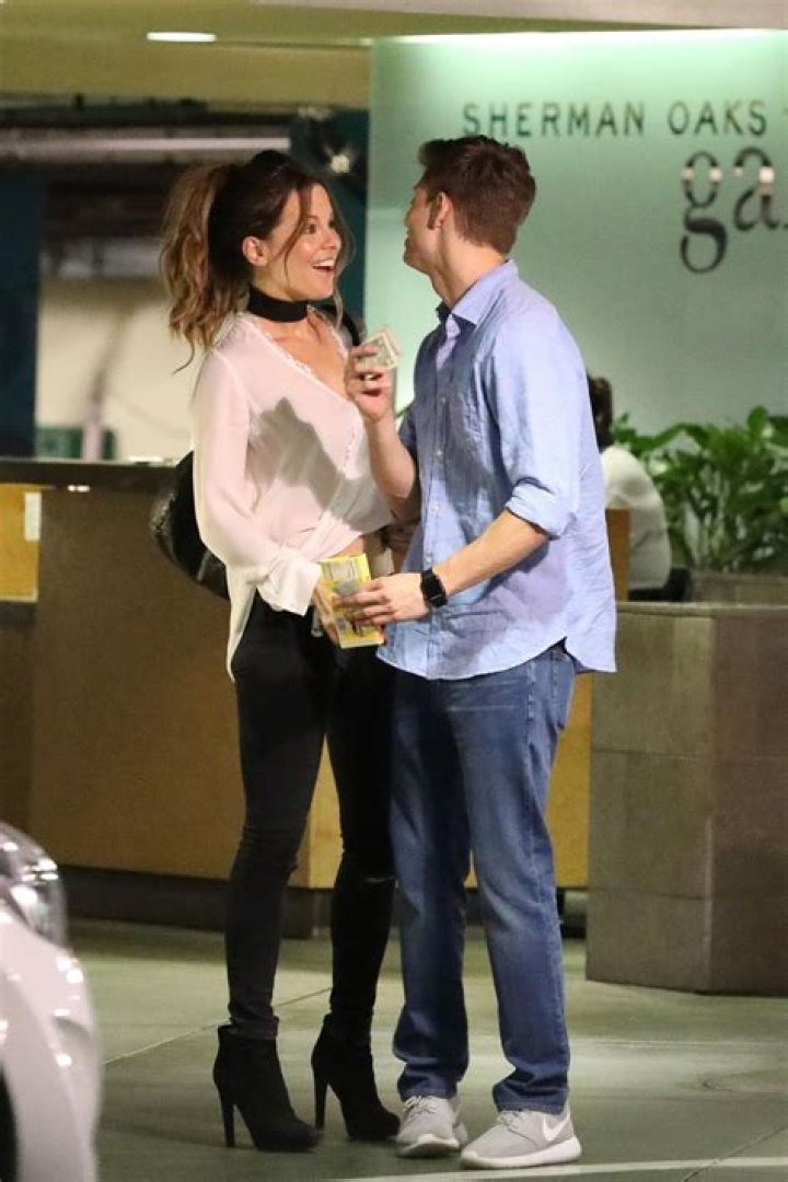 Kate Beckinsale and 21YearOld Boyfriend Matt Rife in Los Angeles 06