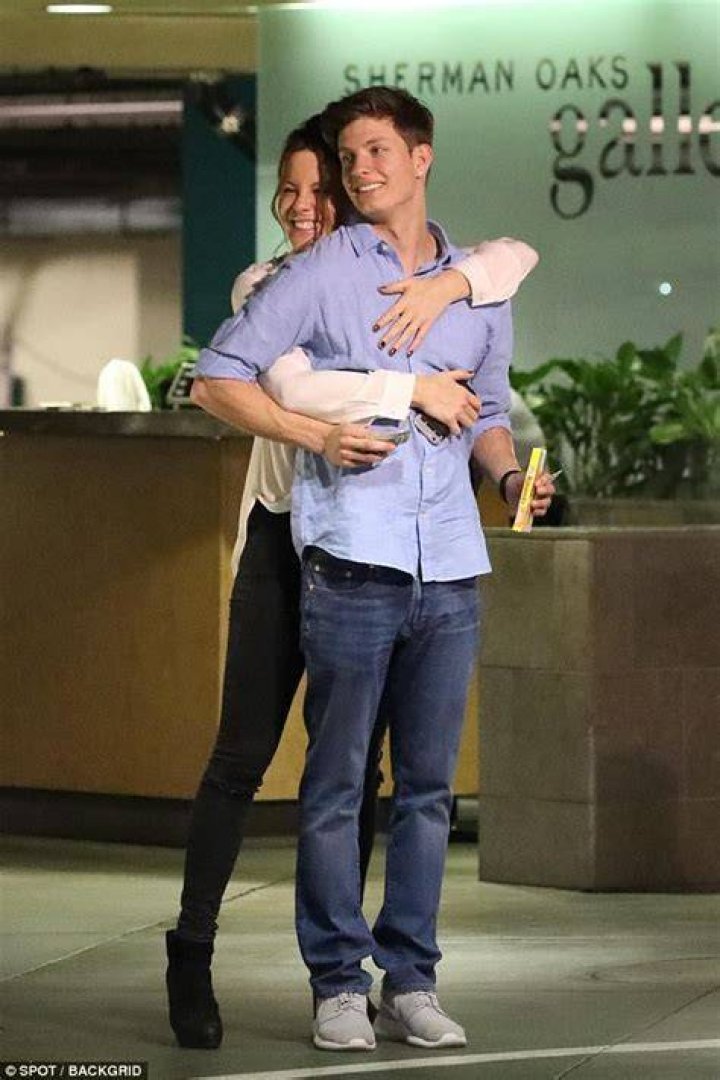 Kate Beckinsale wraps arms around Matt Rife in California Daily Mail