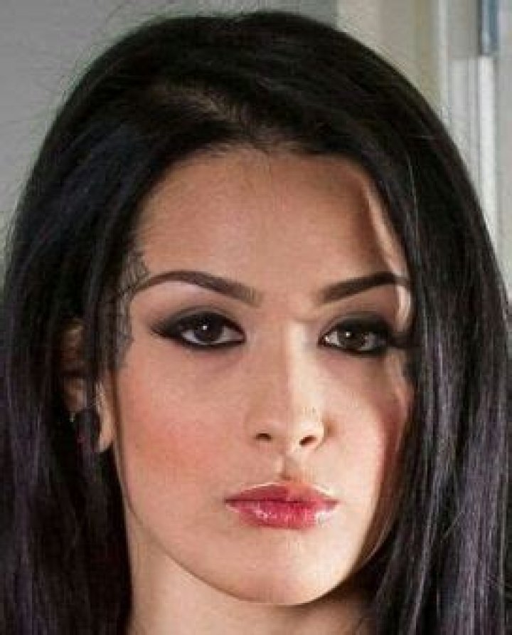 Katrina Jade (Model) Age, Net Worth, Wiki, Family, Ethnicity & More