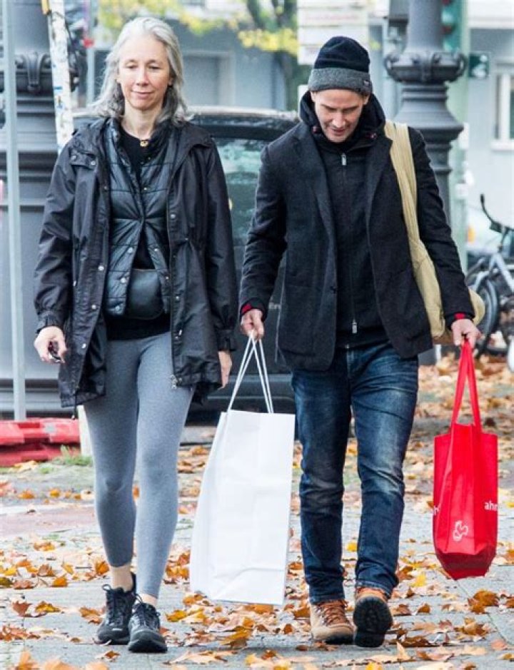 Keanu Reeves Enjoys Stroll with Girlfriend Alexandra Grant