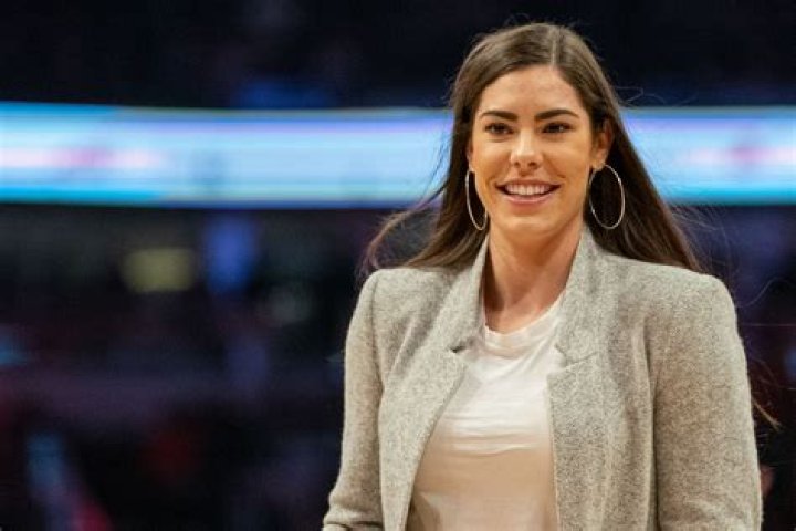 Kelsey Plum Bio [2024 Update] Husband & Net Worth Players Bio
