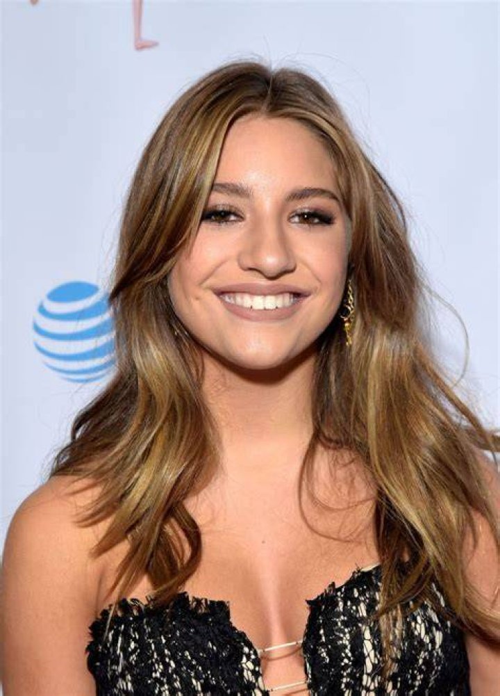 Kenzie Ziegler's Dating History A List of Her ExBoyfriends J14