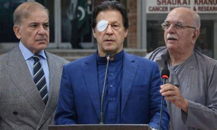 Khan speaks at the post-final press conferences at Worlds 2021