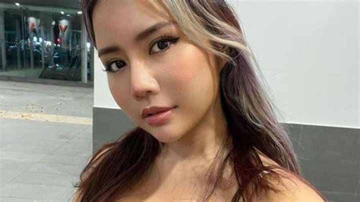 KiaraaKitty's biography age, birthday, net worth, surgery, drama