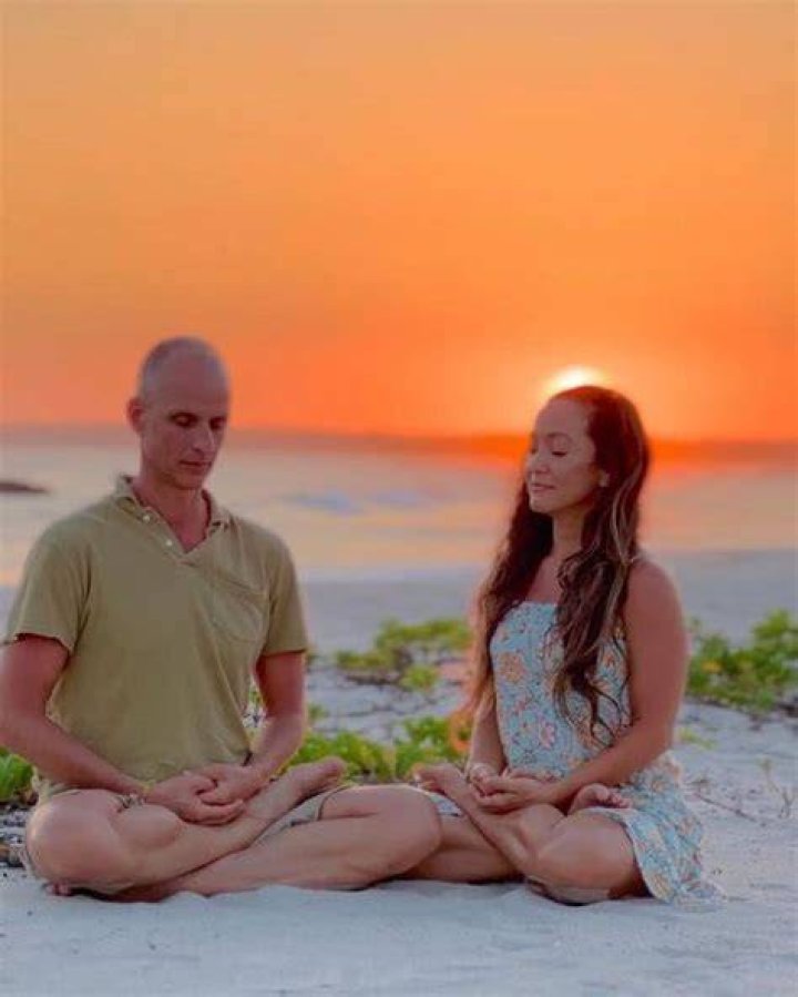 Kino Macgregor Bio, Husband, Diet, Height & Yoga Books Fitsri Yoga