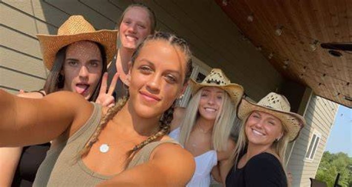 Know About Gabbie Marshall Kids, Her Current Life, & Marital Status