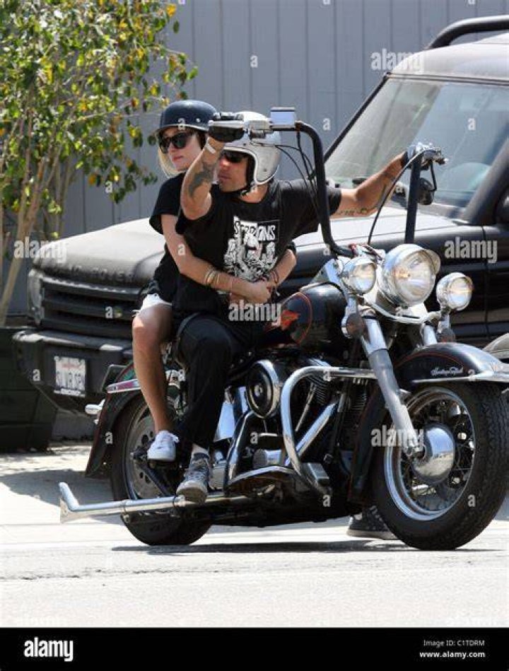 Kristin Cavallari and Justin Bobby film a quick scene in front of a