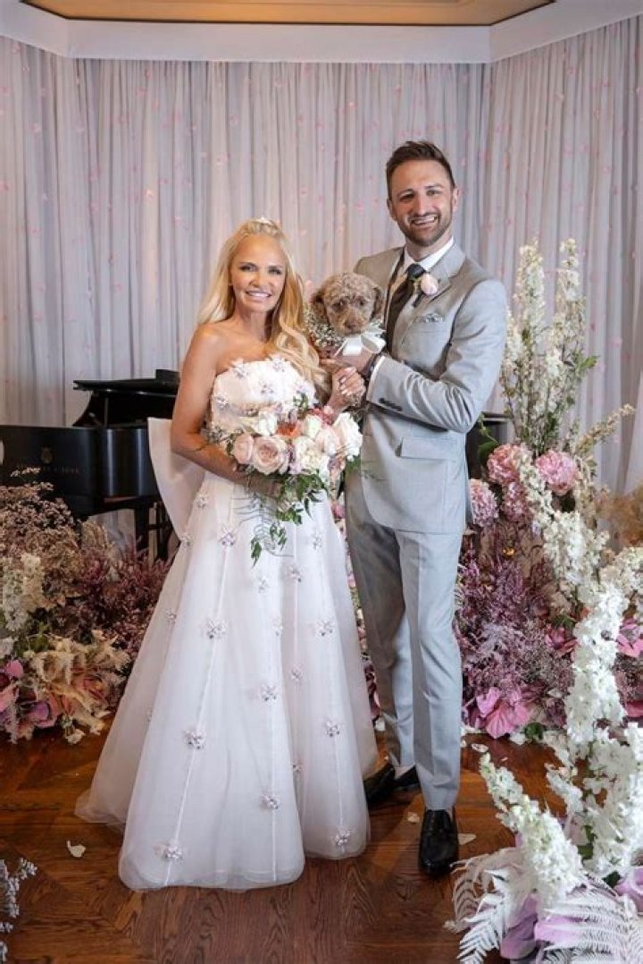 Kristin Chenoweth marries Josh Bryant in Texas wedding ABC News