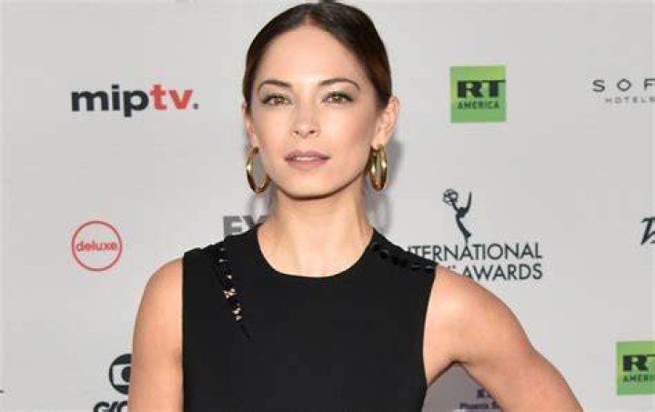 Kristin Kreuk Net Worth 2024 Wiki, Married, Family, Wedding, Salary