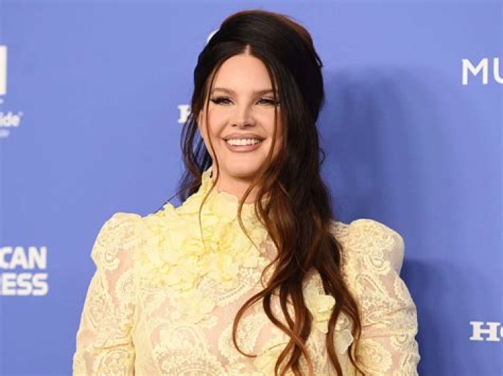 Lana Del Rey's Stats Height, Religion, Feet, Legs and Net Worth Luv68