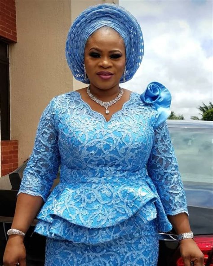 Latest Lace Skirt & Blouse Styles For Madams in the House