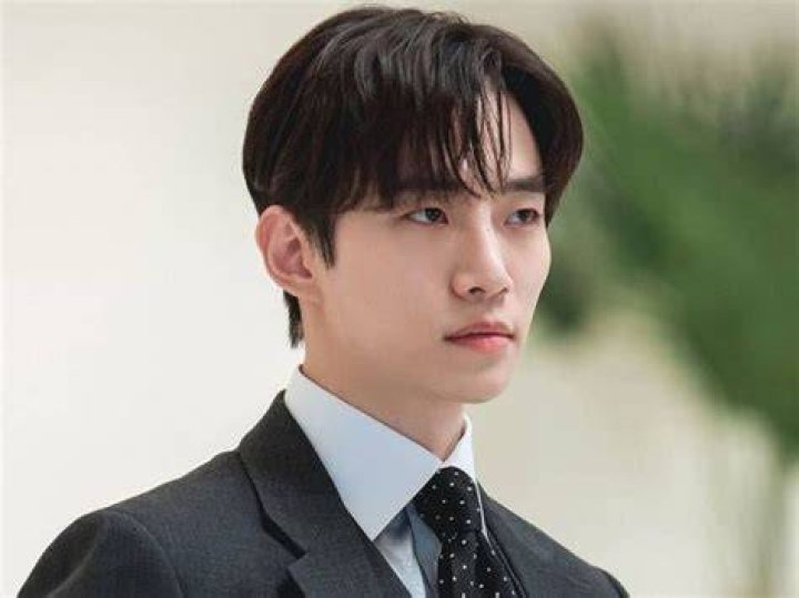 Lee Junho's best 5 Kdramas from Good Manager to The Red Sleeve you