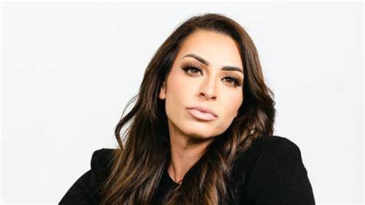 Leila Hormozi (Entrepreneur) Wiki, Biography, Boyfriend, Age, Family