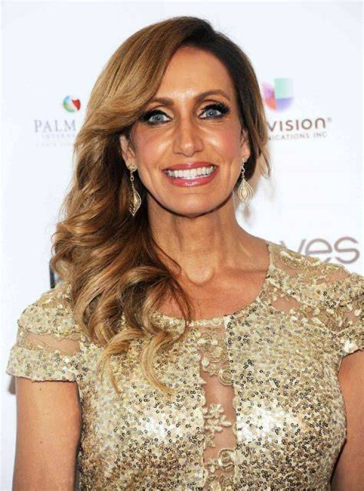 😱😍Lili Estefan presume GALANAZO y las REDES se VUELVEN LOCAS &iquest;Ser&aacute; su