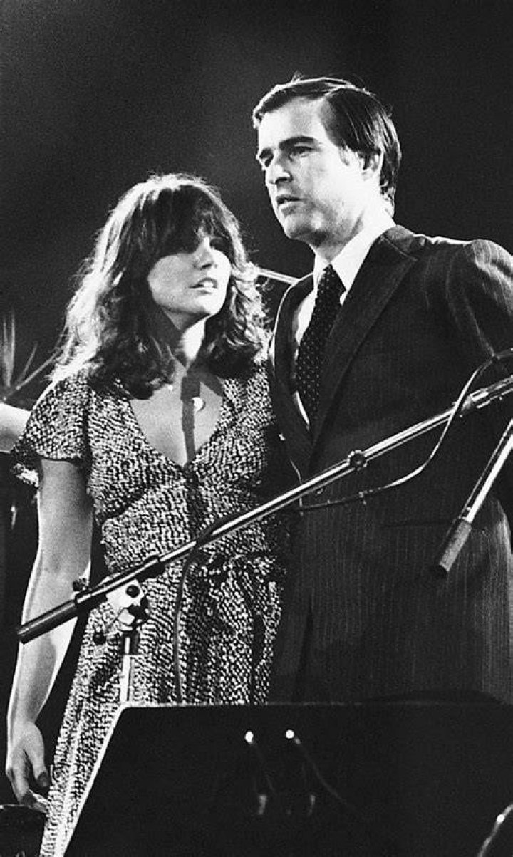 Linda Ronstadt And Jerry Brown Married