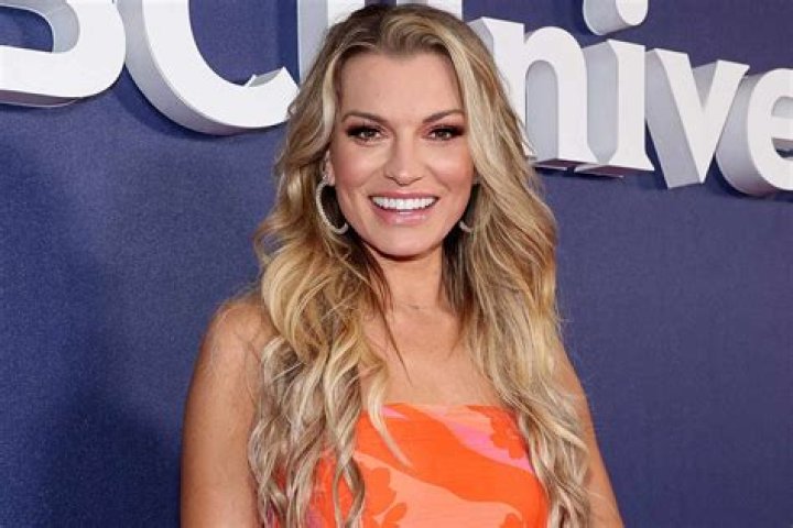 Lindsay Hubbard's Relationships Everett Weston to Carl Radke The