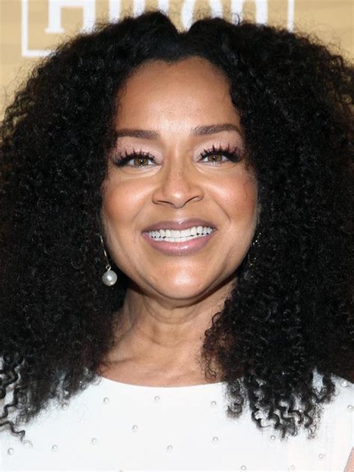 Lisa Raye Dating History. Is Kountry Wayne Her Boyfriend In 2022?
