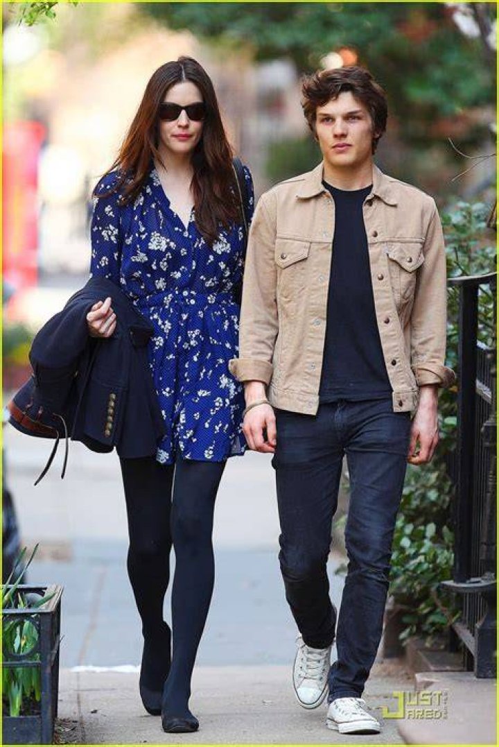 Liv Tyler & Theo Wenner Morandi Meal Photo 2534737 Liv Tyler, Theo