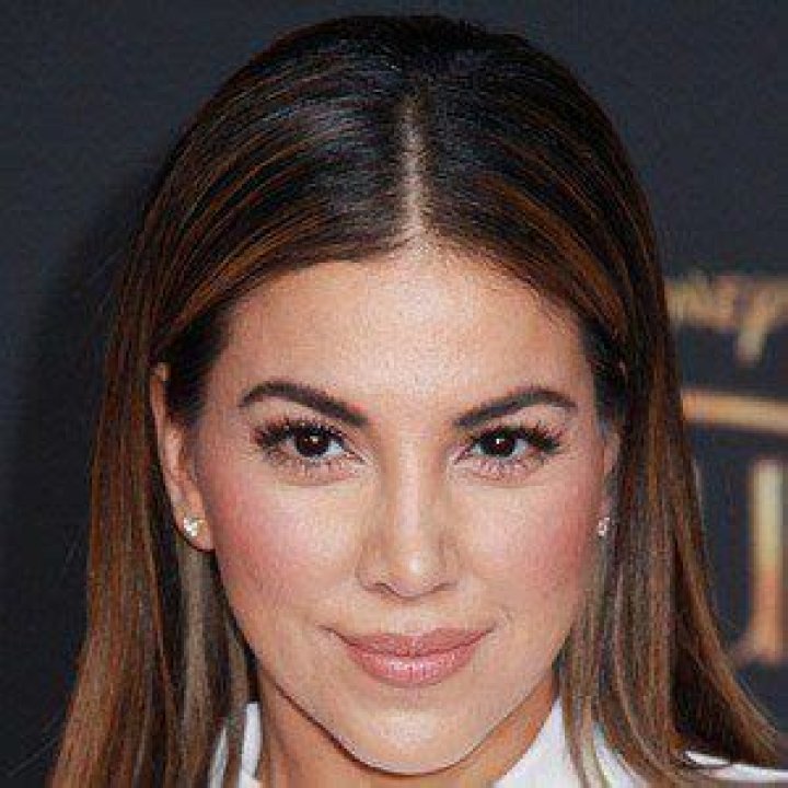 Liz Hernandez Bio, Wiki, Age, Height, Boyfriend, Mom, Access Hollywood