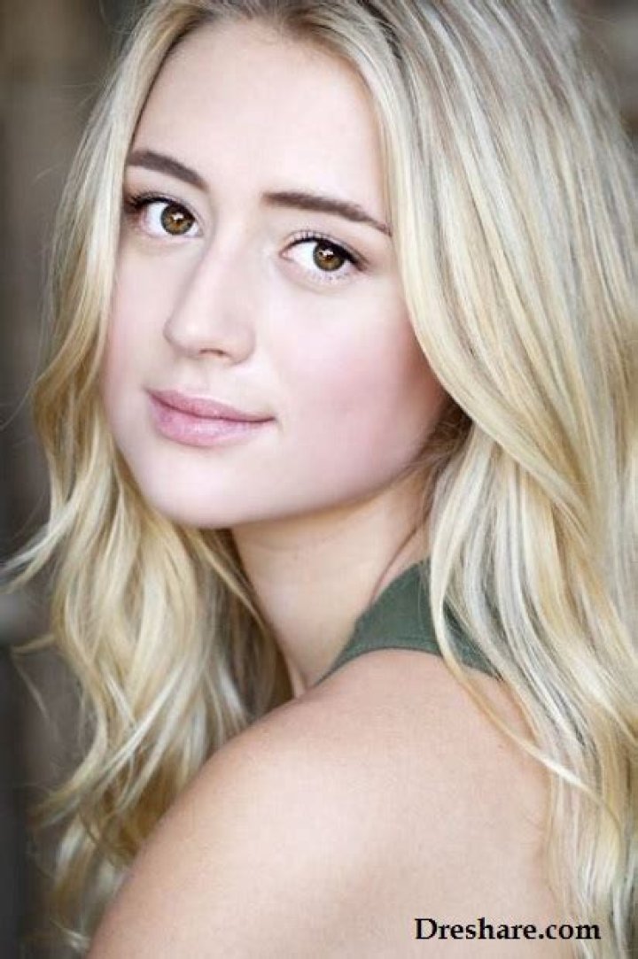 Lizze Broadway Wiki, Biography, Family, Age, Wikipedia, Boyfriend, Net