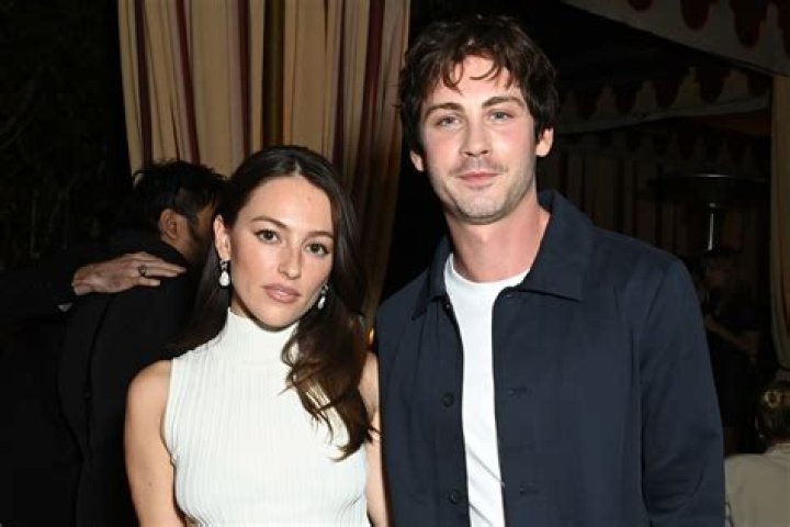 Logan Lerman Girlfriend Analuisa Corrigan Who He's Dating Now J14