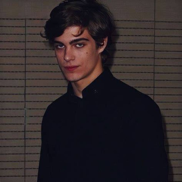 lorenzo zurzolo in 2022 Baby netflix, Beautiful boys, Instagram