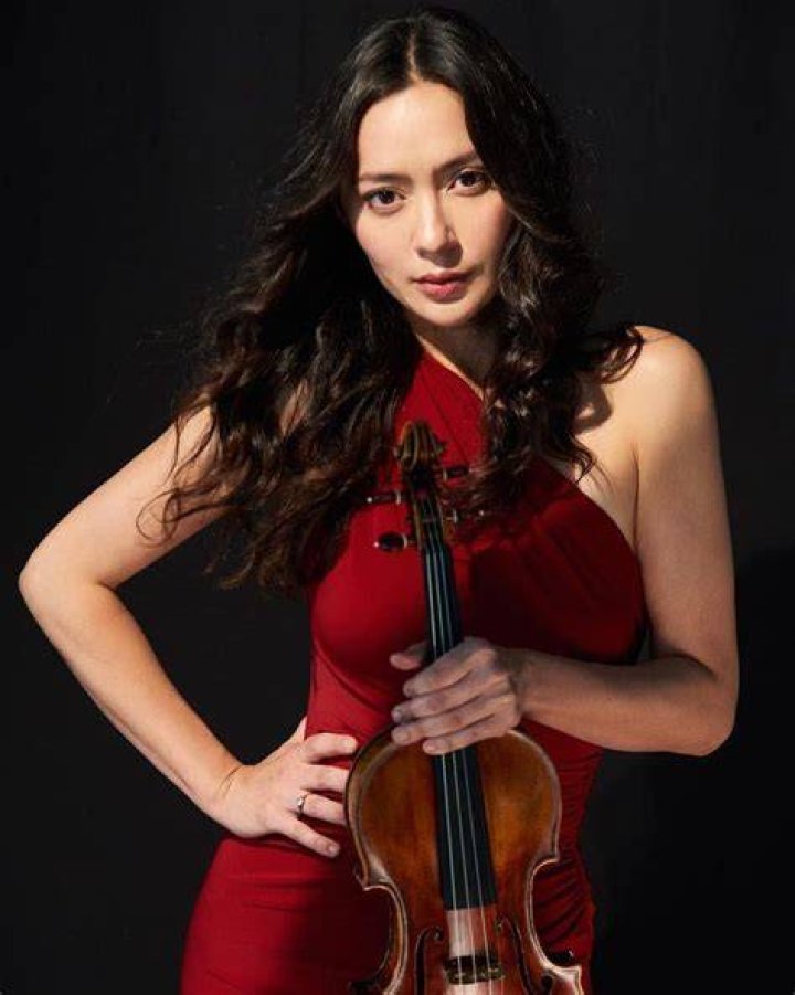 Lucia Micarelli Biography, Age, Height & Husband mrDustBin