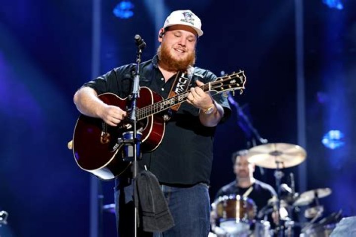 Luke Combs Net Worth (2024) From Country Music, The Voice, Tour, More