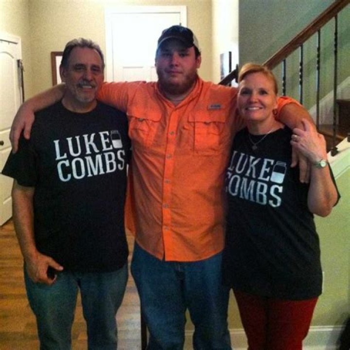 Luke Combs Parents Luke Combs is an American country music singer and