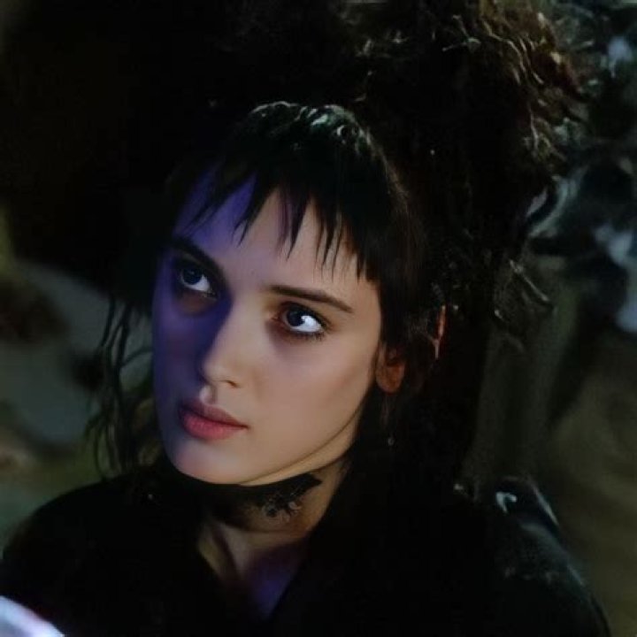 lydia Lydia Deetz Photo (33429316) Fanpop