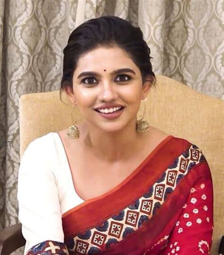 mamitha baiju photos (3) MixIndia