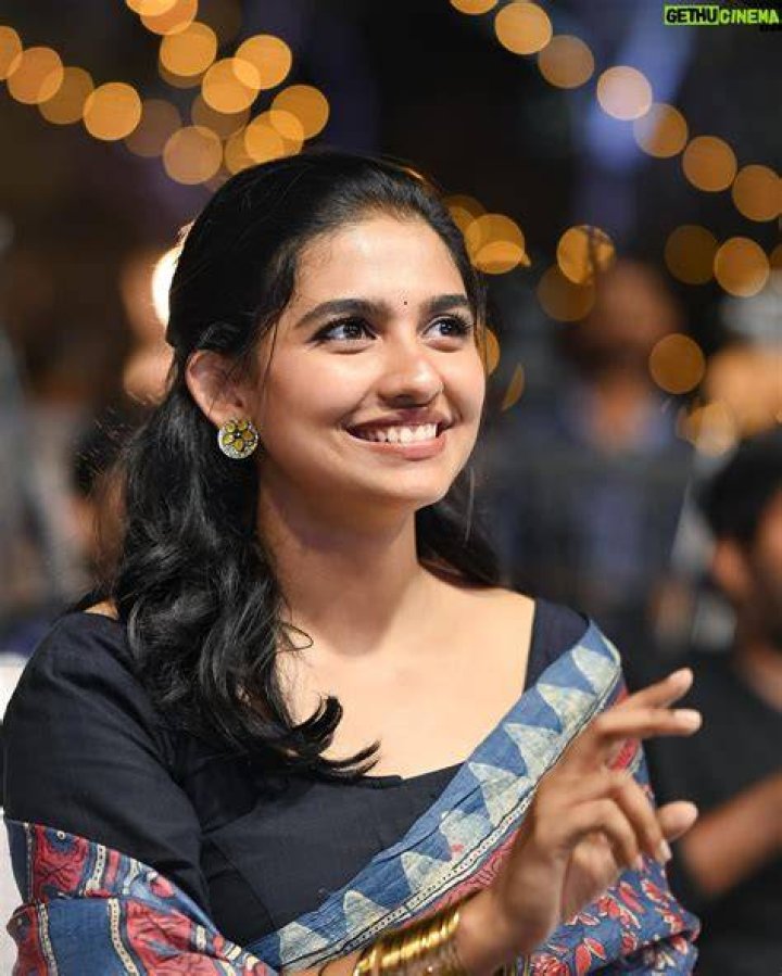 Mamitha Baiju's Height In Feet Unveiled! (2024)