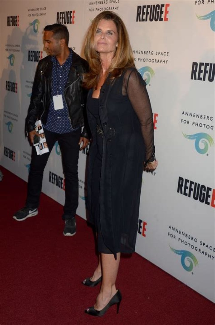 Maria Shriver REFUGEE Exhibit 2016 08 GotCeleb