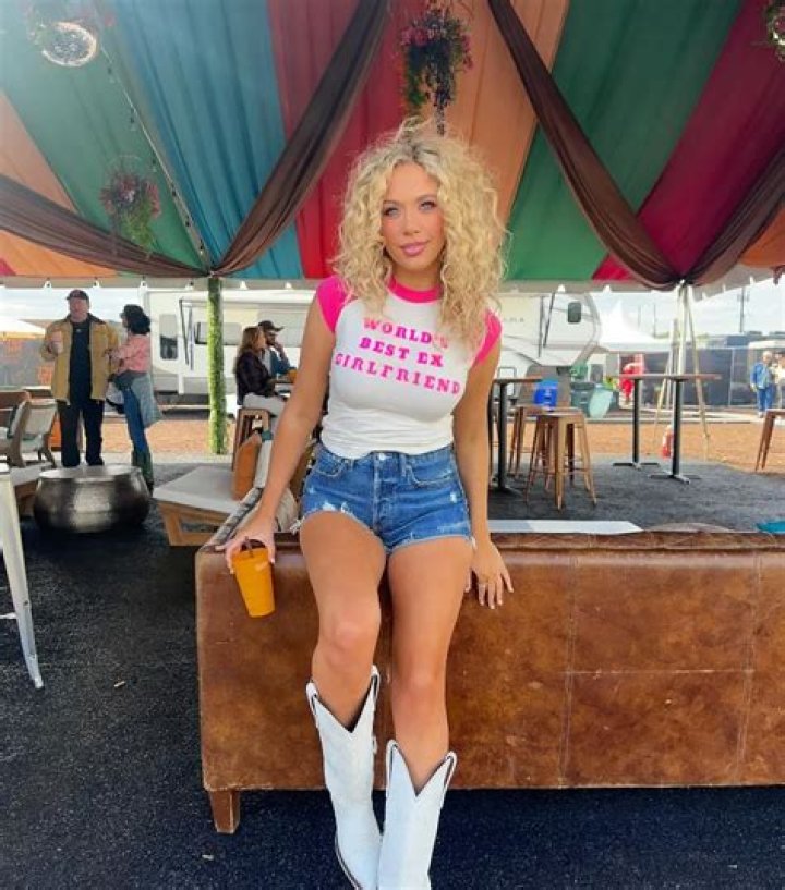 Megan Moroney Age, Wikipedia, Height, Husband, Boyfriend, Family