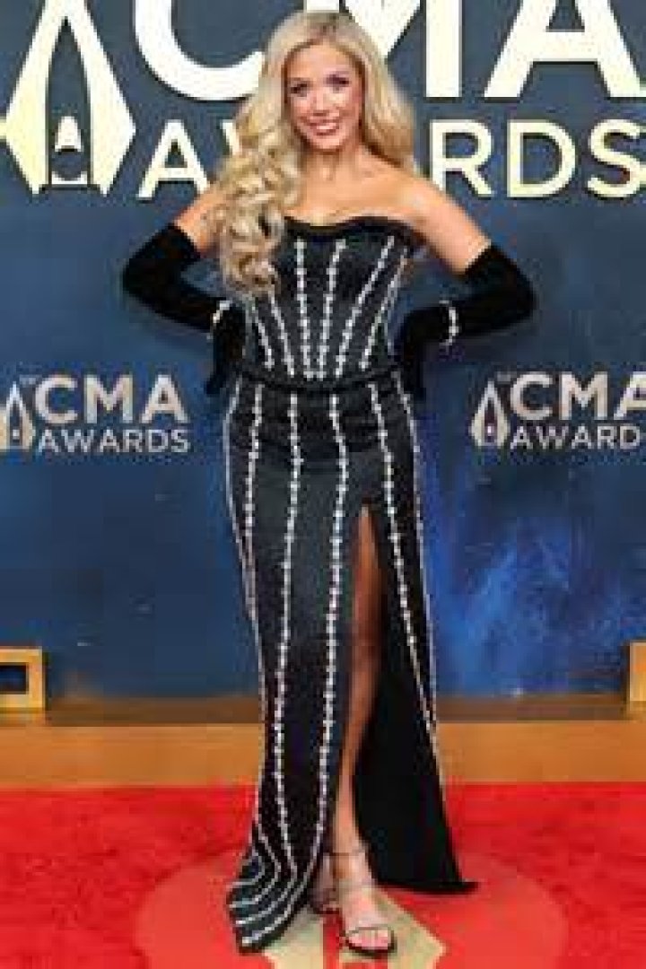 Megan Moroney Height How Tall Is The Country Singer? Celebsity