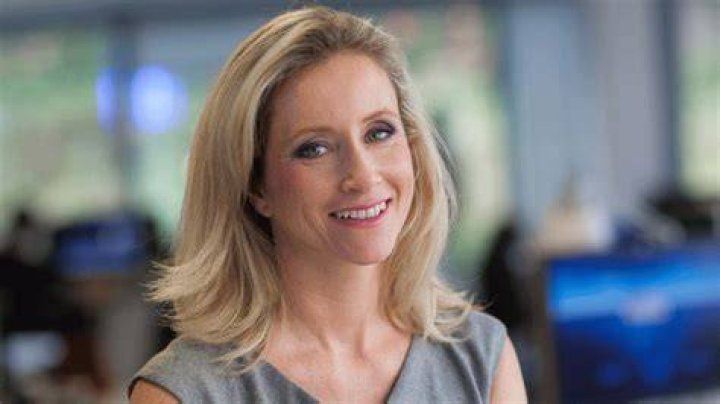 Melissa Bell Cnn Correspondent Image to u