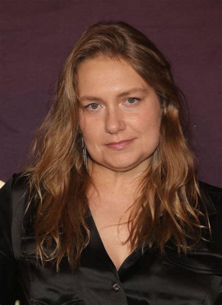 Merritt Wever on Why She Had to ‘Fortify’ Herself to Play Kathryn Hahn