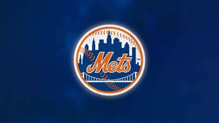 Mets' Pete Alonso surprises kids at Queens Little League practice