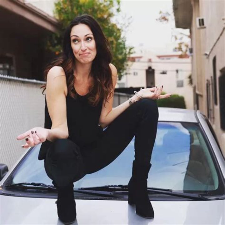 Mia Mastroianni Bio, Age, Net Worth, Height, Single, Facts